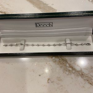 SOLD ON EBAY 18kt Gold 1.65 Ct VS1-2, G-H Diamond Flower Bracelet